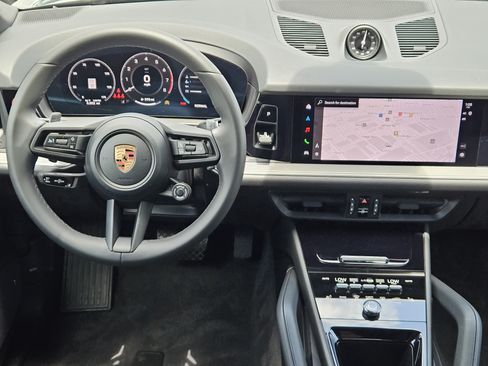Certified 2026 Porsche Cayenne Coupe AWD/4WD image 25