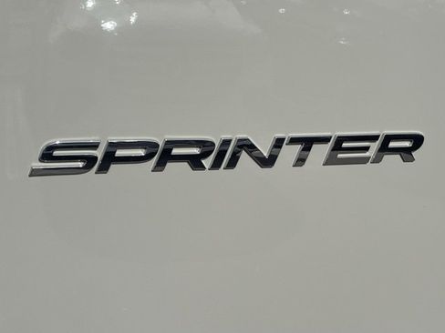 Used 2025 Mercedes-Benz Sprinter 2500 image 5