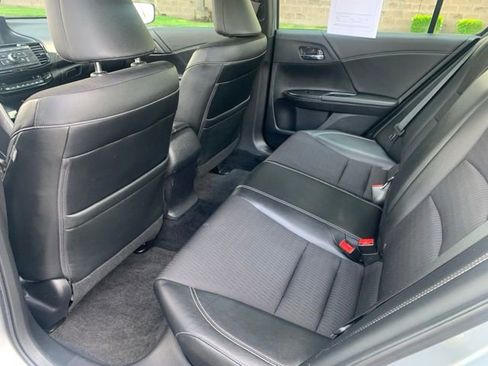 Used 2017 Honda Accord Sport image 12