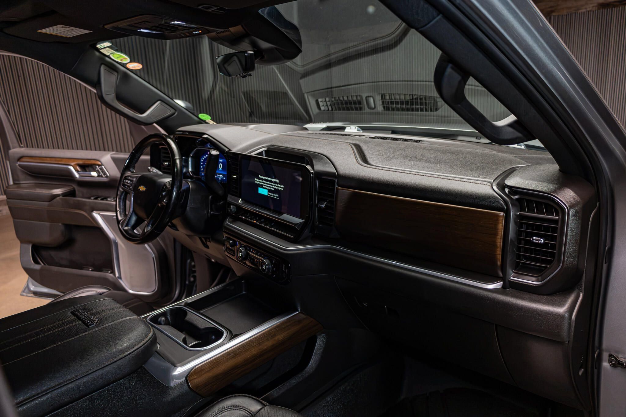 Used 2024 Chevrolet Silverado 3500 High Country w/ High Country Premium Package AWD/4WD image 16