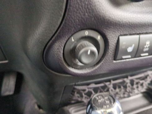 Used 2014 Jeep Wrangler Altitude image 25