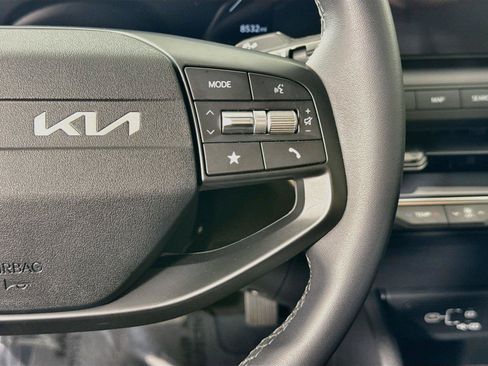 Used 2025 Kia K4 EX FWD image 16