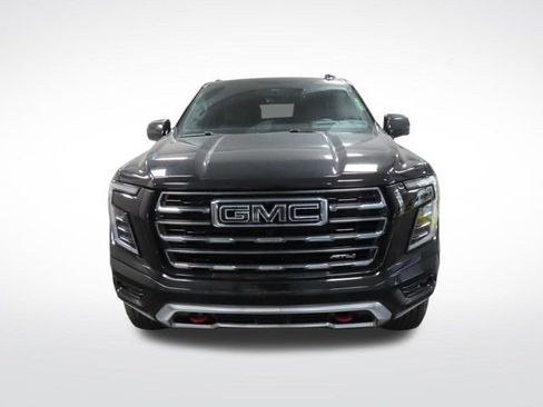 Used 2025 GMC Yukon AT4 w/ AT4 Premium Package image 8