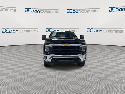 Used 2024 Chevrolet Silverado 2500 LT image 3