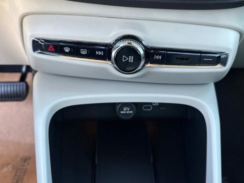 New 2026 Volvo XC40 B5 Ultra w/ Climate Package image 24