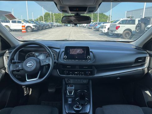 Used 2024 Nissan Rogue SV AWD/4WD image 15