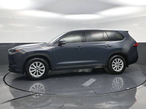Used 2024 Toyota Grand Highlander FWD image 3