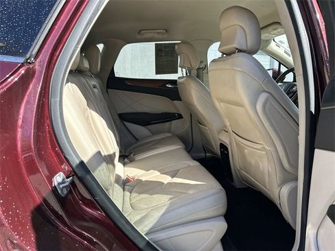 Used 2019 Lincoln MKC Select w/ Select Plus Package image 19