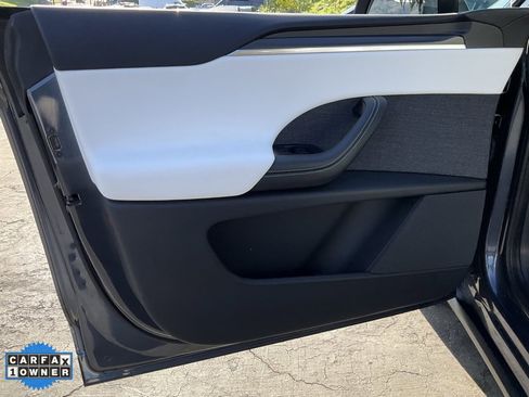 Used 2023 Tesla Model X Plaid image 21
