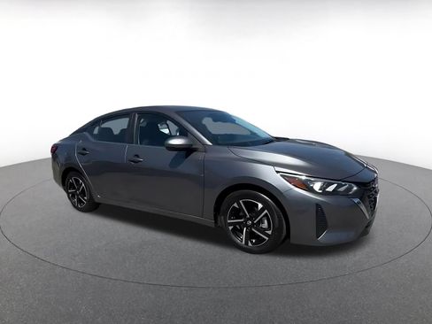 Used 2025 Nissan Sentra SV FWD image 2