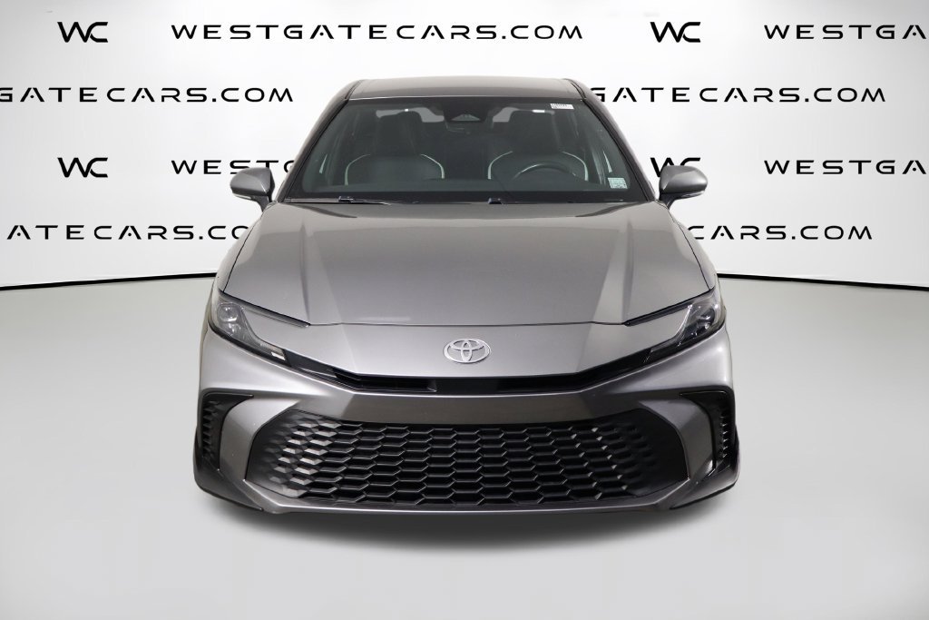 Used 2025 Toyota Camry SE FWD image 2