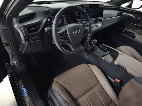 Used 2025 Lexus ES 300h Ultra Luxury image 18