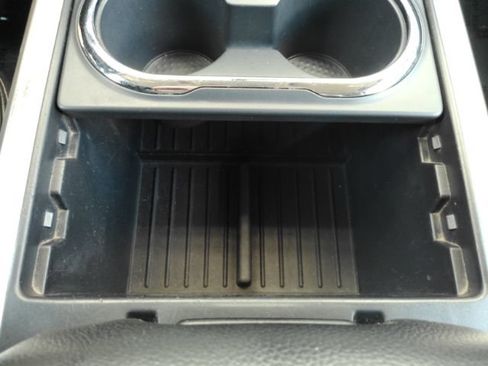 Used 2017 Nissan Titan SL RWD image 52