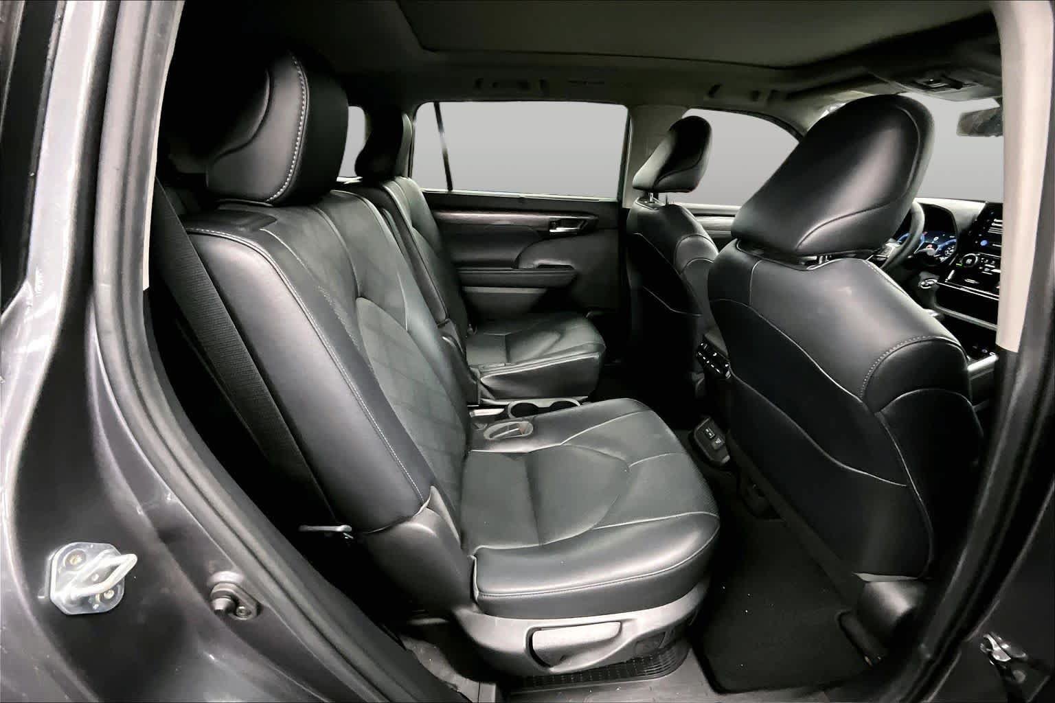Used 2023 Toyota Highlander Platinum AWD/4WD image 20
