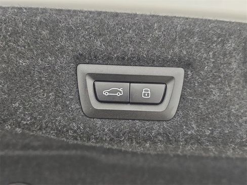 Used 2026 BMW 530i xDrive w/ Premium Package image 16