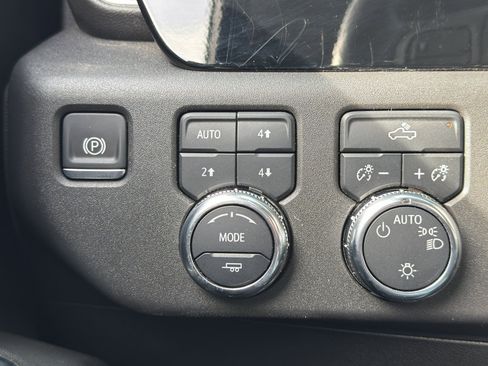 Used 2024 GMC Sierra 1500 SLE w/ X31 Off-Road Package image 14