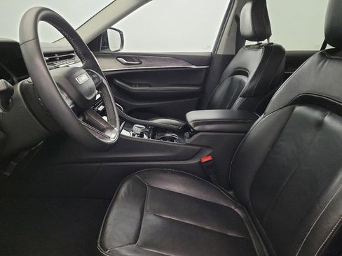 Used 2022 Jeep Grand Cherokee Limited 4xe image 17