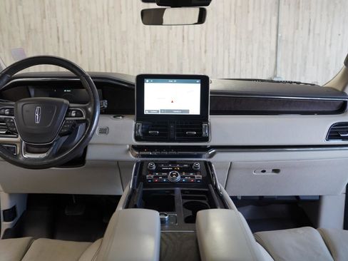 Used 2018 Lincoln Navigator Reserve w/ Technology Package image 17