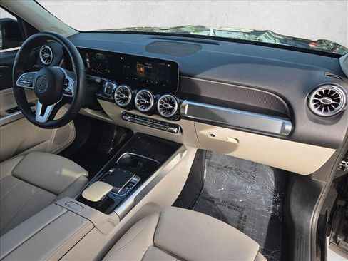 Used 2020 Mercedes-Benz GLB 250 image 28