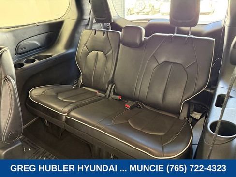 Used 2025 Chrysler Pacifica Limited FWD image 49