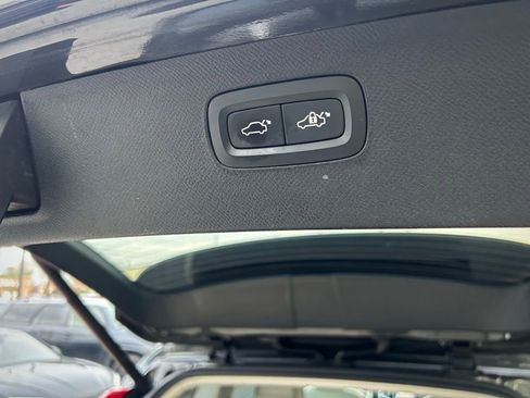 Used 2018 Volvo XC90 T5 Momentum w/ Convenience Package image 24