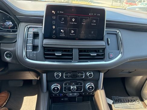 Used 2023 GMC Yukon XL SLT image 11