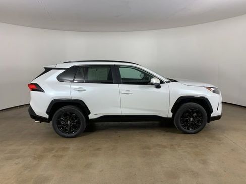 Used 2024 Toyota RAV4 SE AWD/4WD image 7