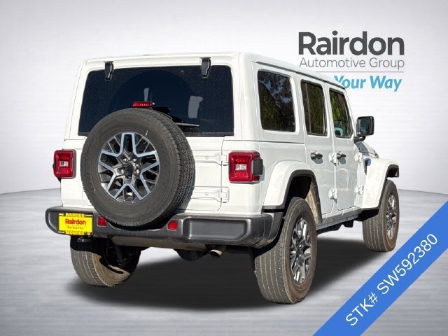 Used 2025 Jeep Wrangler Unlimited Sahara AWD/4WD image 4