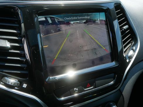 Used 2020 Jeep Cherokee Limited AWD/4WD image 32