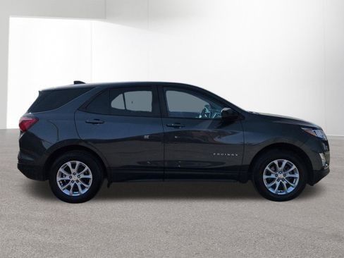 Used 2021 Chevrolet Equinox LS w/ LS Convenience Package AWD/4WD image 4