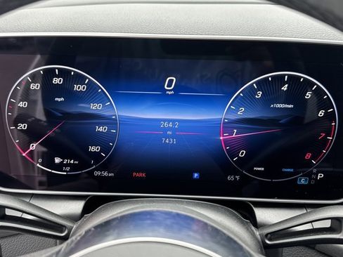 Used 2025 Mercedes-Benz GLC 300 image 25