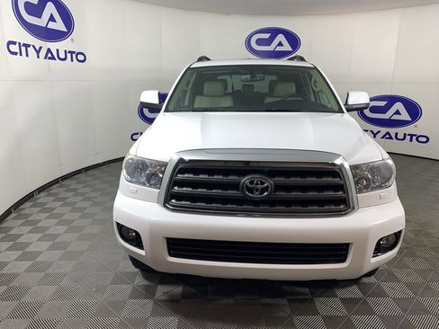 Used 2017 Toyota Sequoia SR5 image 8