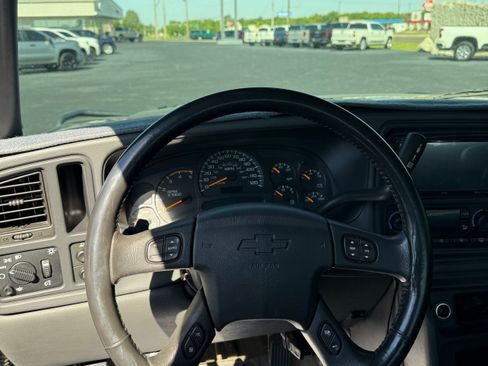 Used 2004 Chevrolet Silverado 2500 LT RWD image 33