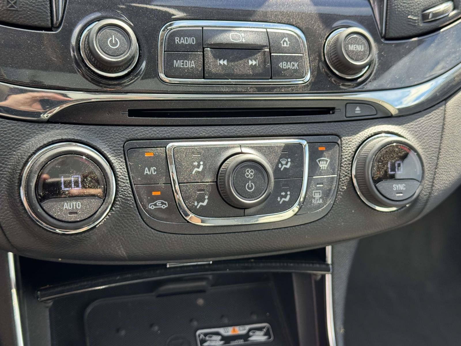 Used 2019 Chevrolet Impala Premier FWD image 27