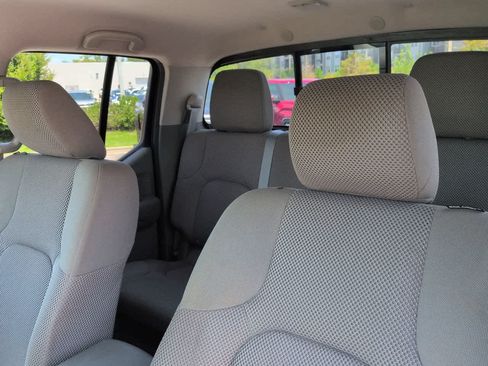 Used 2016 Nissan Frontier SV RWD image 8