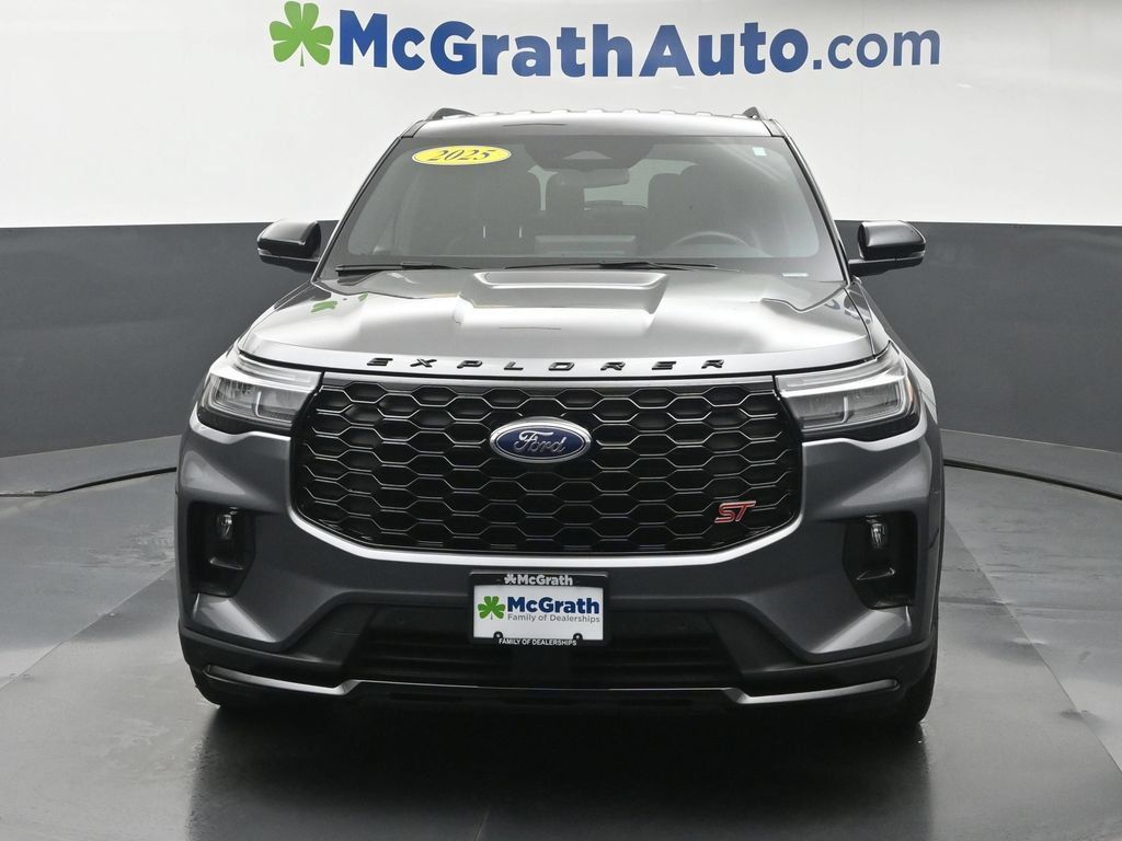 Used 2025 Ford Explorer ST AWD/4WD image 6