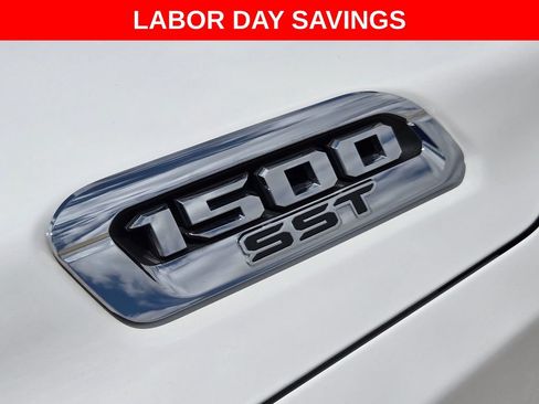 Used 2025 RAM 1500 Laramie w/ Laramie Southwest Edition AWD/4WD image 32