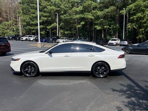 Used 2025 Honda Accord SE image 7