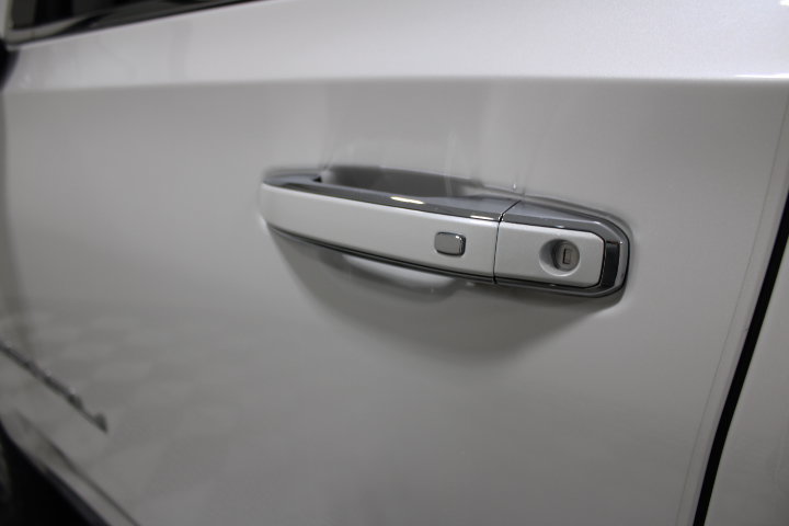 Used 2023 GMC Yukon Denali Ultimate AWD/4WD image 17
