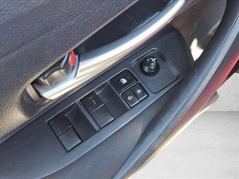 Used 2020 Toyota Corolla LE image 10