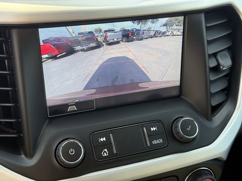 Used 2023 GMC Acadia SLT image 21