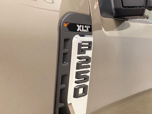 New 2026 Ford F250 XLT w/ FX4 Off-Road Package AWD/4WD image 8