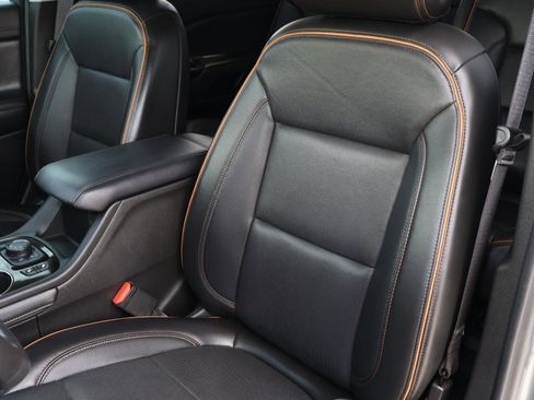 Used 2022 GMC Acadia AT4 w/ LPO, Floor Liner Package AWD/4WD image 16