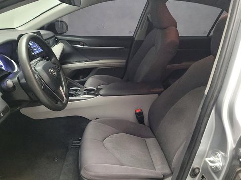 Used 2022 Toyota Camry LE w/ Carpet Mat Package (TMS) FWD image 17
