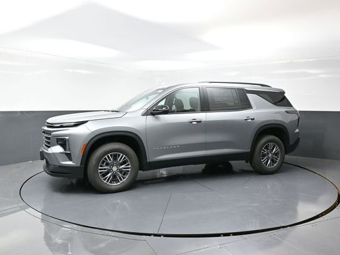 New 2026 Chevrolet Traverse LT w/ Driver Confidence Package image 5