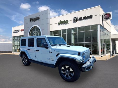 Used 2018 Jeep Wrangler Unlimited Sahara w/ Dual Top Group AWD/4WD image 1