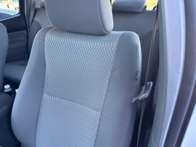 Used 2014 Toyota Tacoma PreRunner w/ SR5 Package RWD image 10