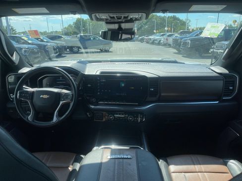 Used 2024 Chevrolet Silverado 2500 High Country w/ High Country Premium Package AWD/4WD image 15