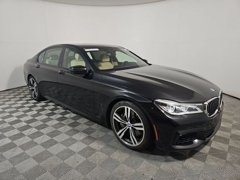 Used 2018 BMW 750i RWD image 4