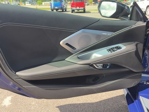 Used 2026 Chevrolet Corvette Stingray Premium Cpe w/ Z51 Performance Package RWD image 9